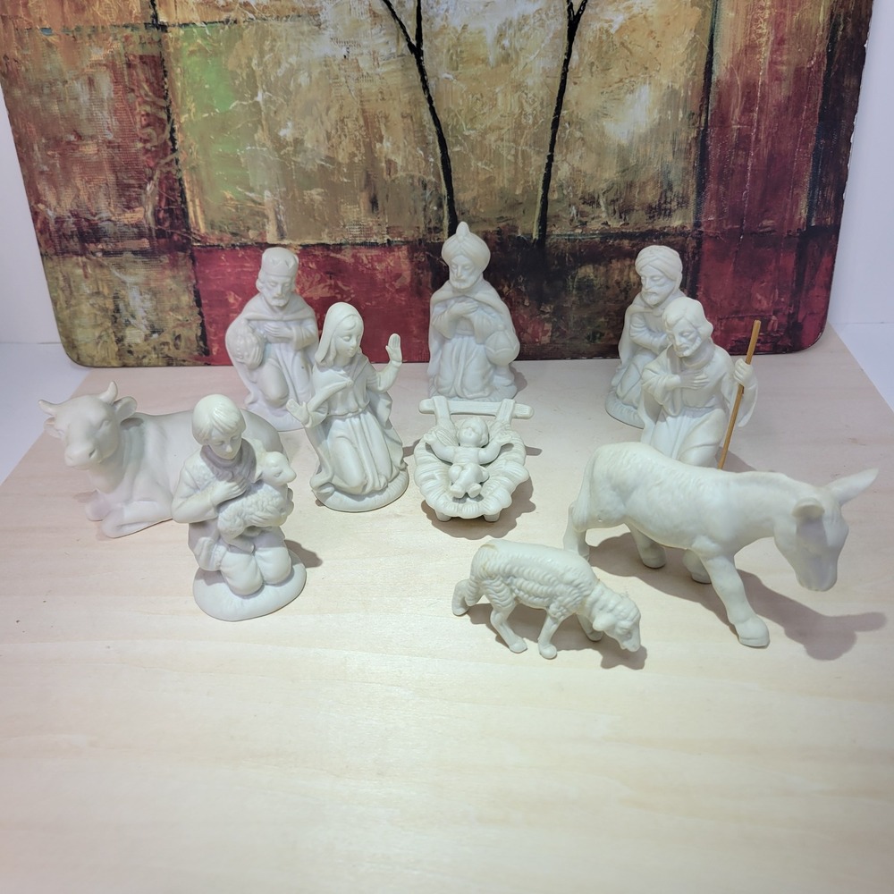 Vintage Ceramic‎ Nativity Set White Made in Japan 10 Piece Figurine